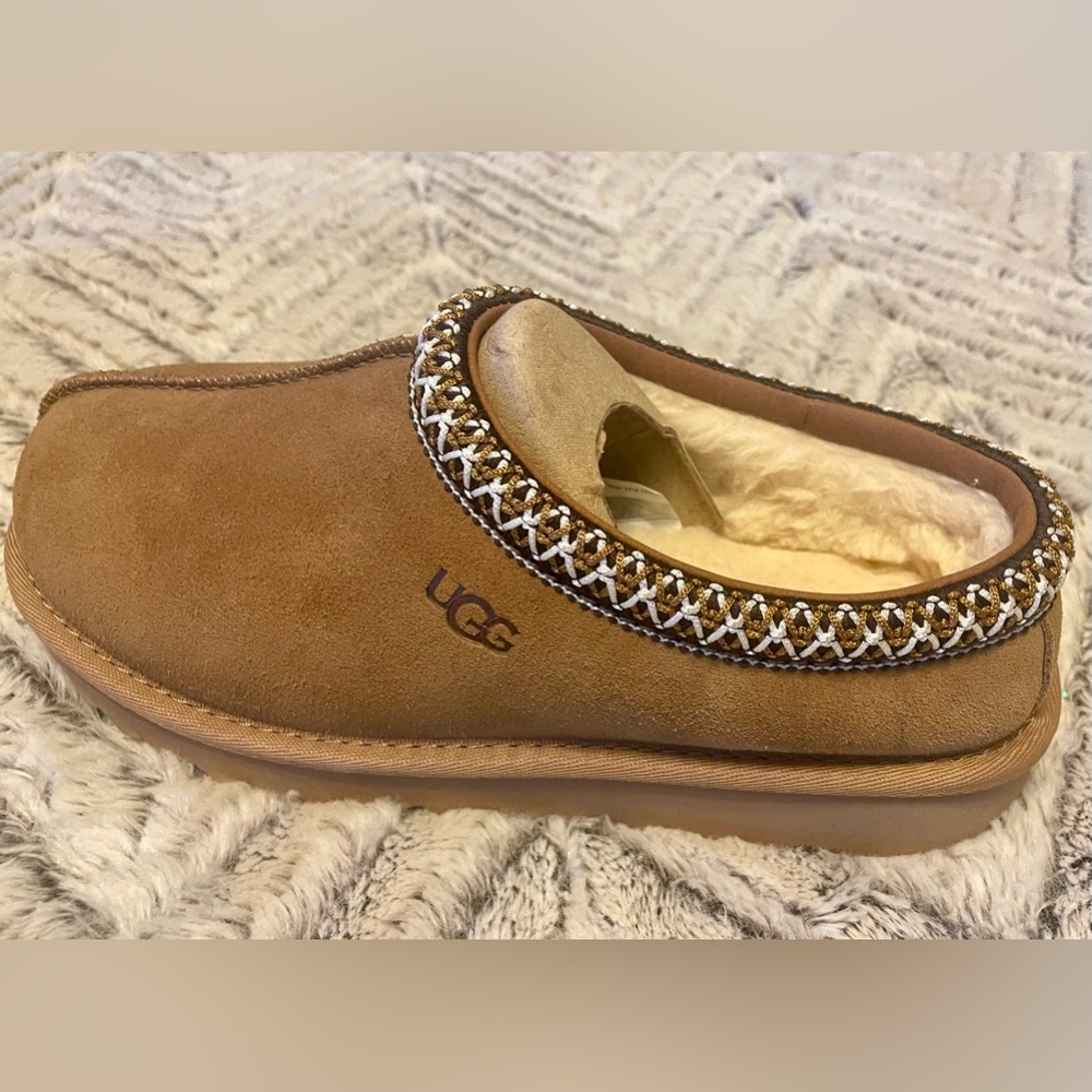 NWT UGG Tasman II size 4 chestnut